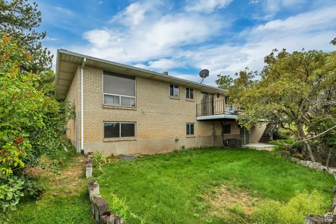 Tiny photo for 2506 GREEN OAKS DR, Bountiful, UT 84010 (MLS # 2113526)