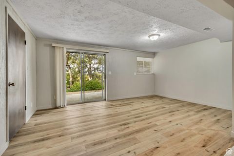 Tiny photo for 2506 GREEN OAKS DR, Bountiful, UT 84010 (MLS # 2113526)