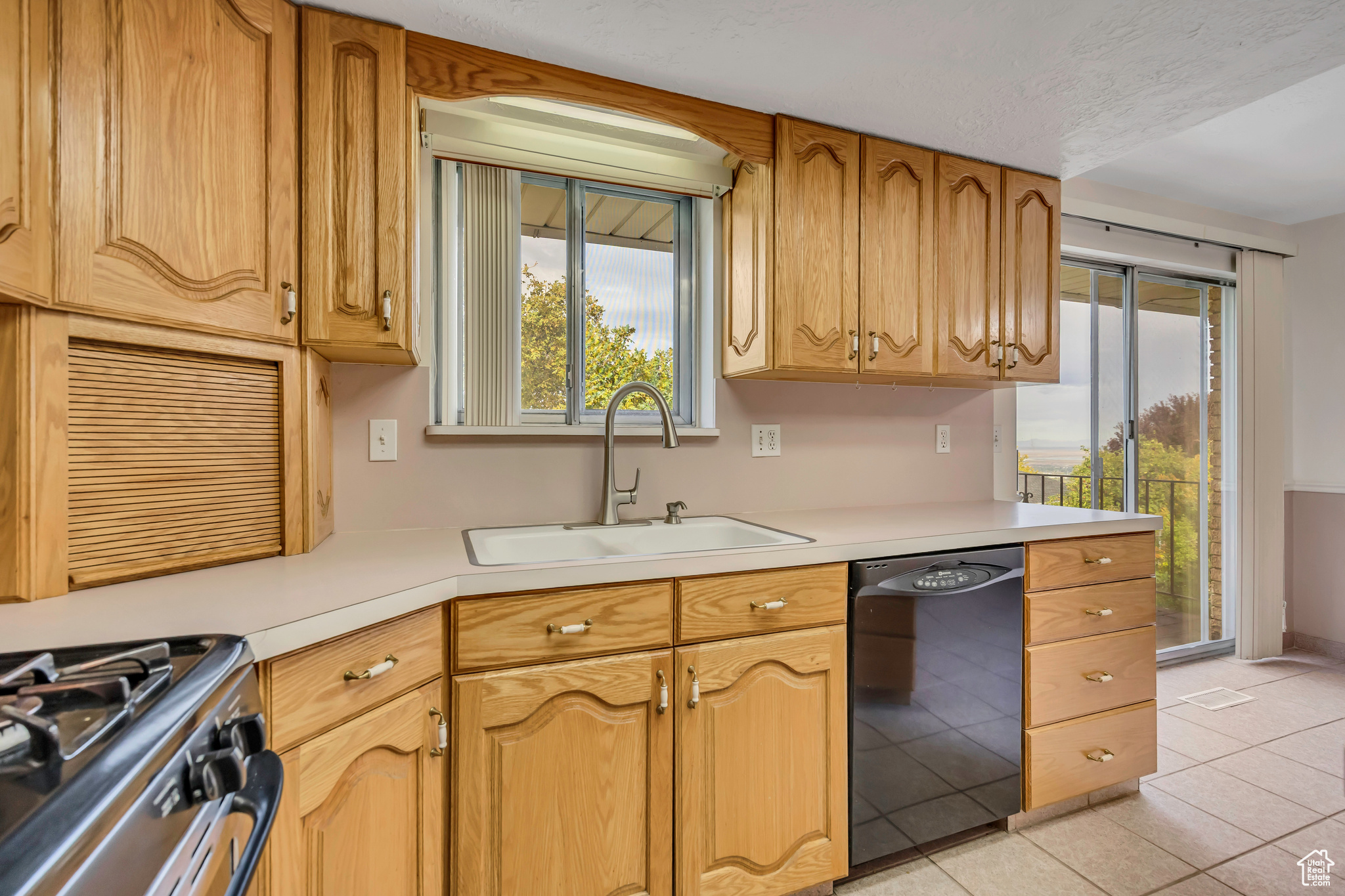 OAKRIDGE MANOR - Residential
