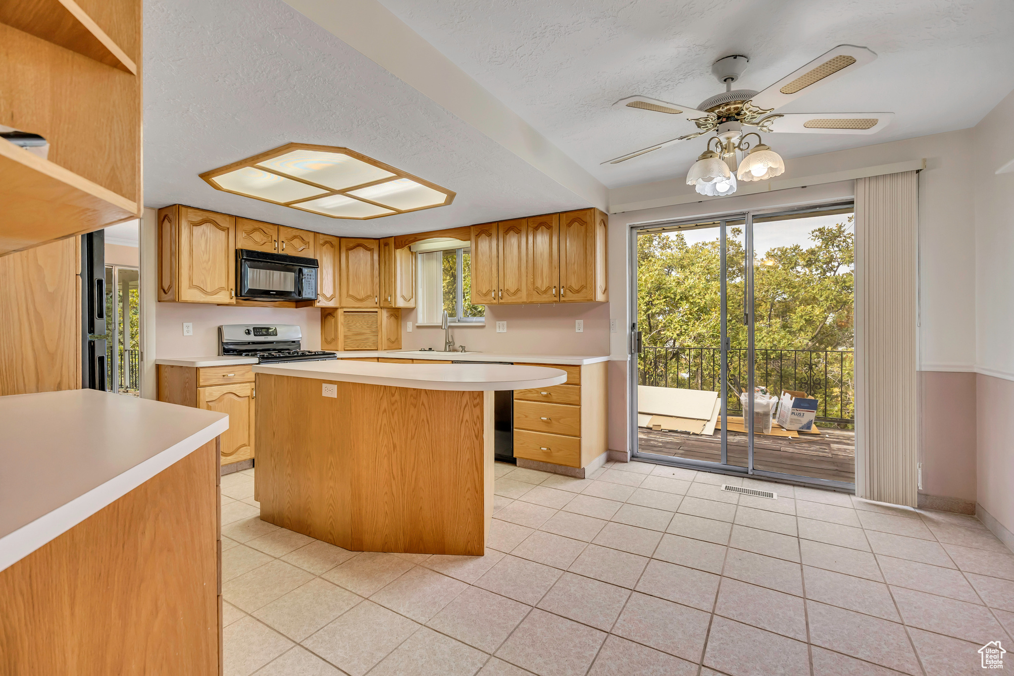 OAKRIDGE MANOR - Residential