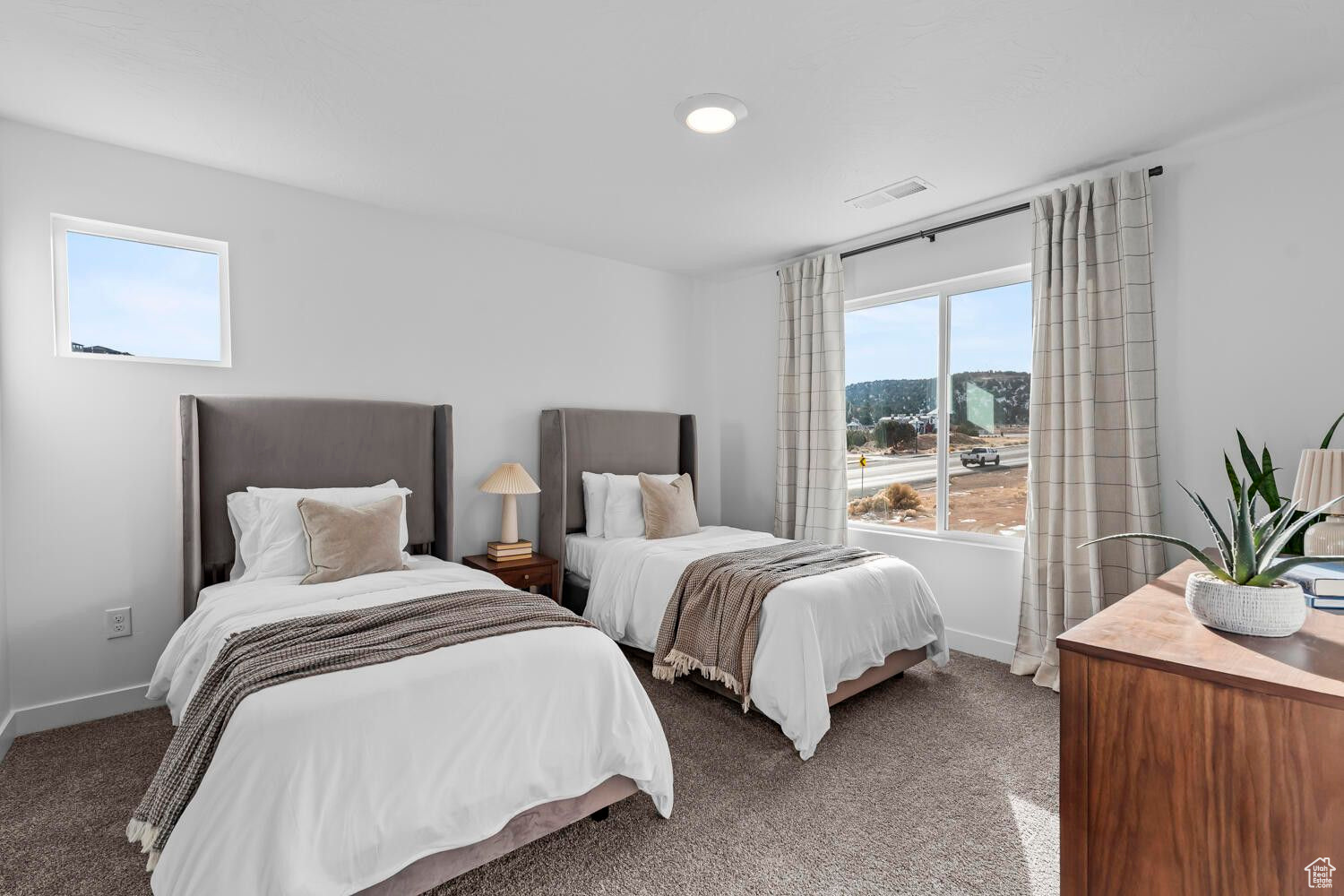 OLD SORREL TOWNHOMES - Residential