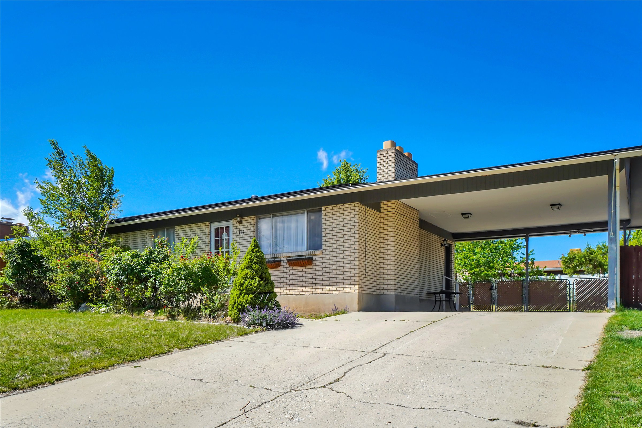 PEBBLE CREEK ESTATES - Residential
