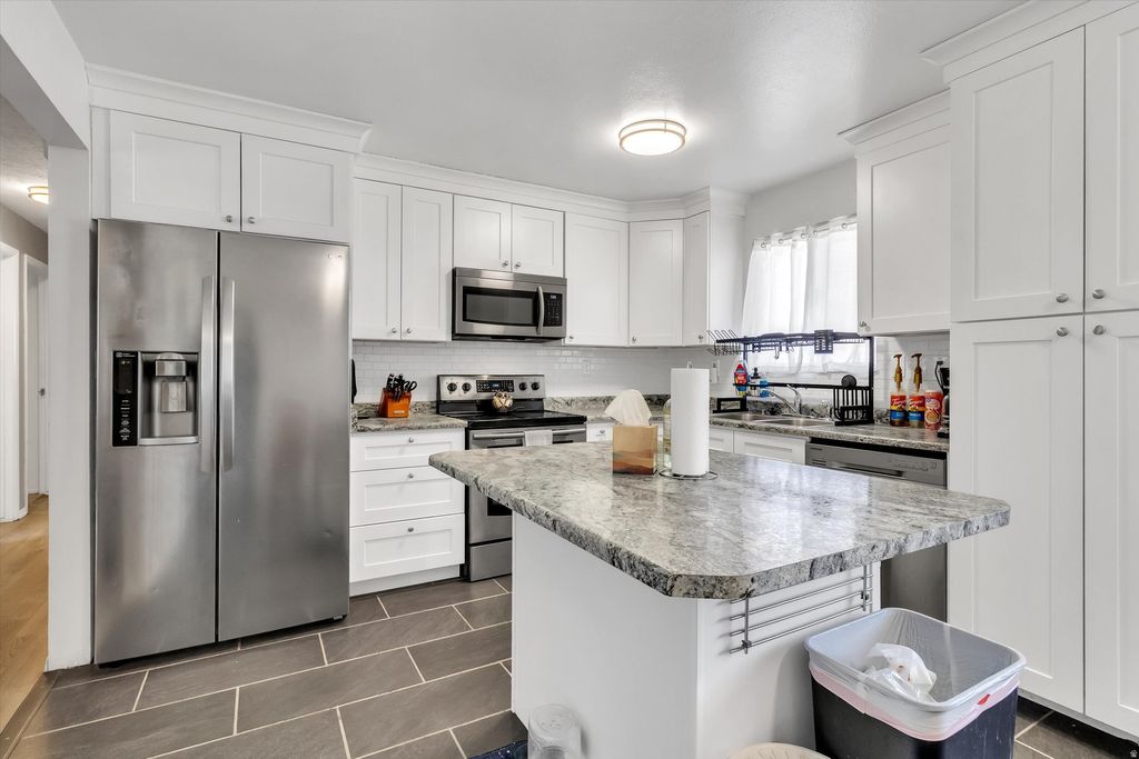 Photo of 369 E 500 N, American Fork, UT 84003 (MLS # 2142985)