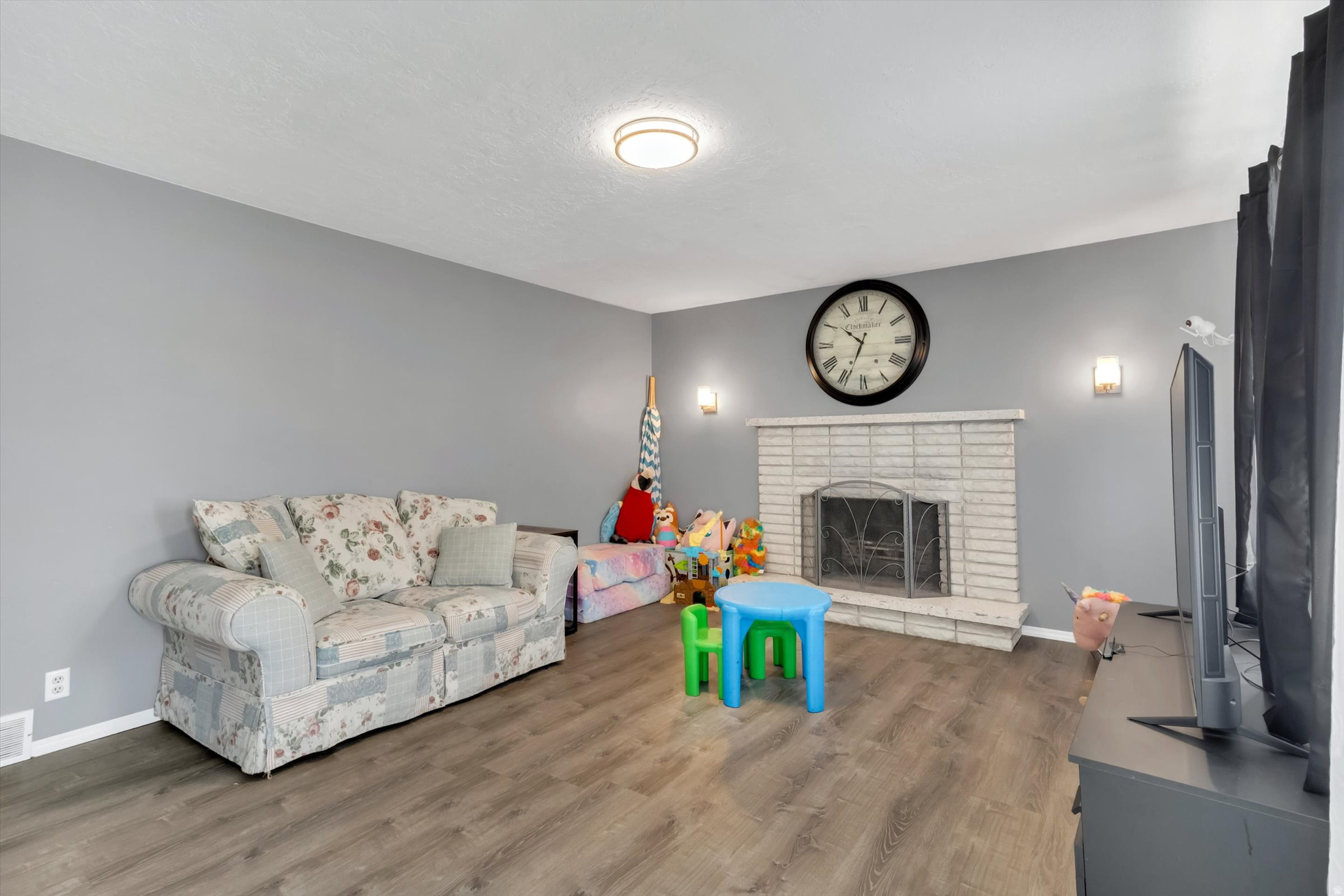 PEBBLE CREEK ESTATES - Residential