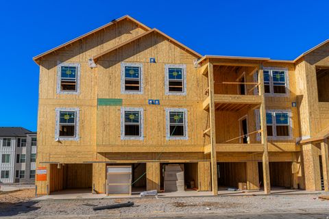 Tiny photo for 4662 S POPLAR WAY #Q203, Mapleton, UT 84664 (MLS # 2115383)