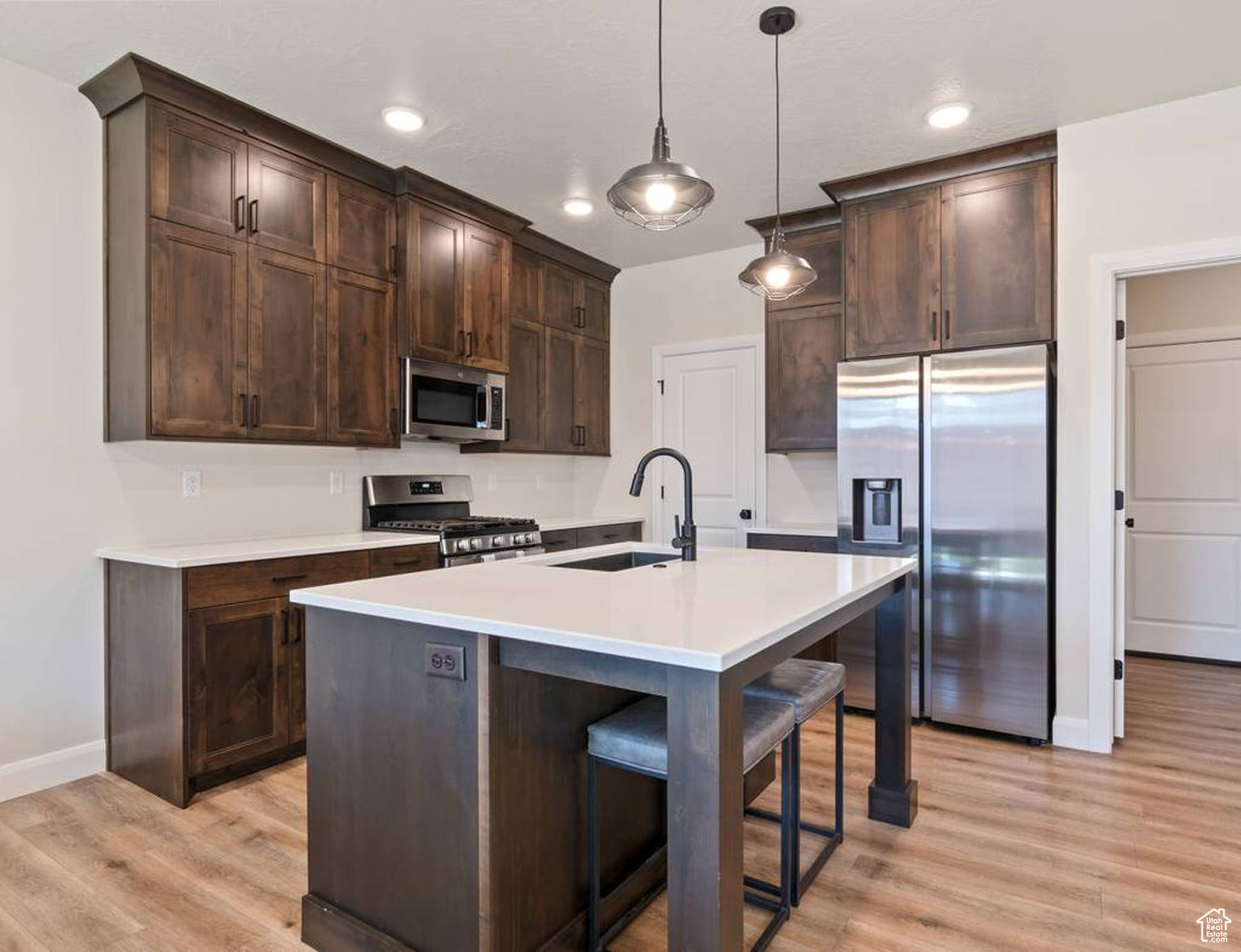 WARNER GATEWAY - Residential