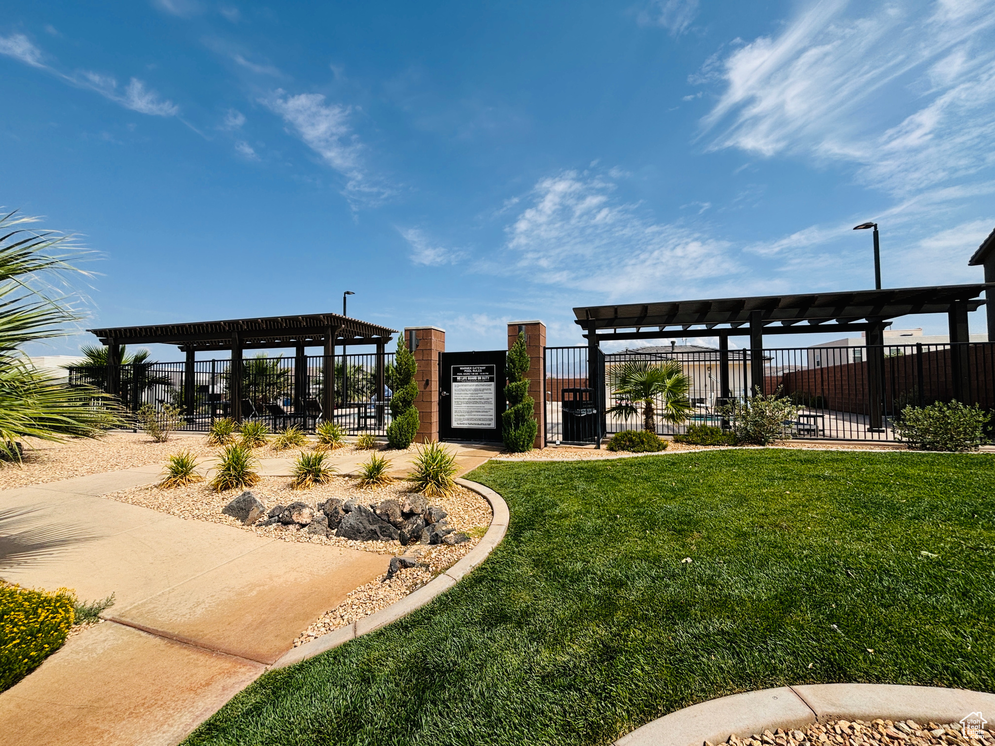 WARNER GATEWAY - Residential