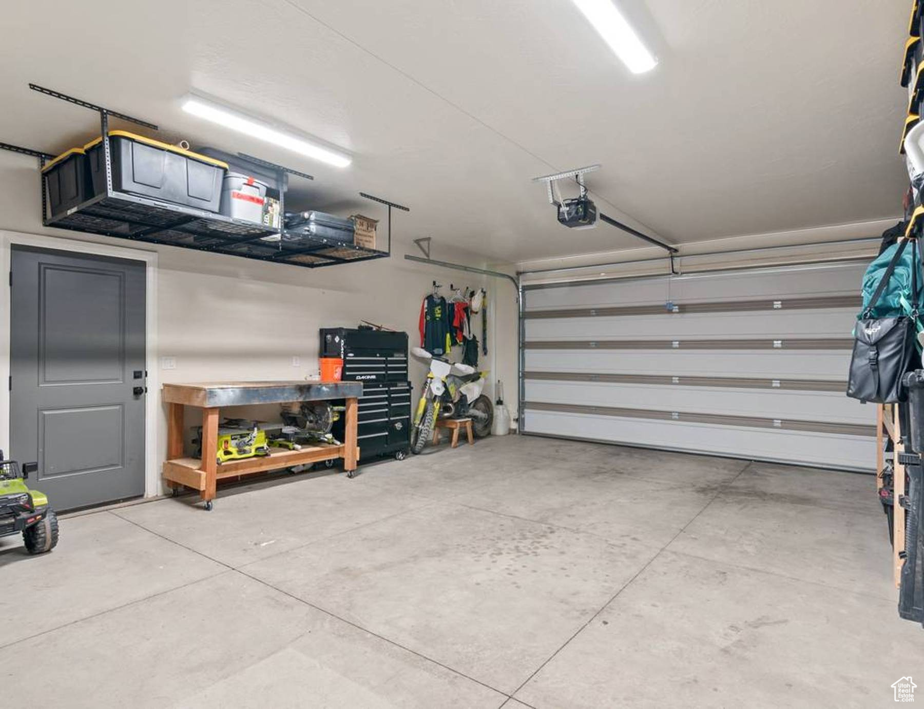 WARNER GATEWAY - Residential