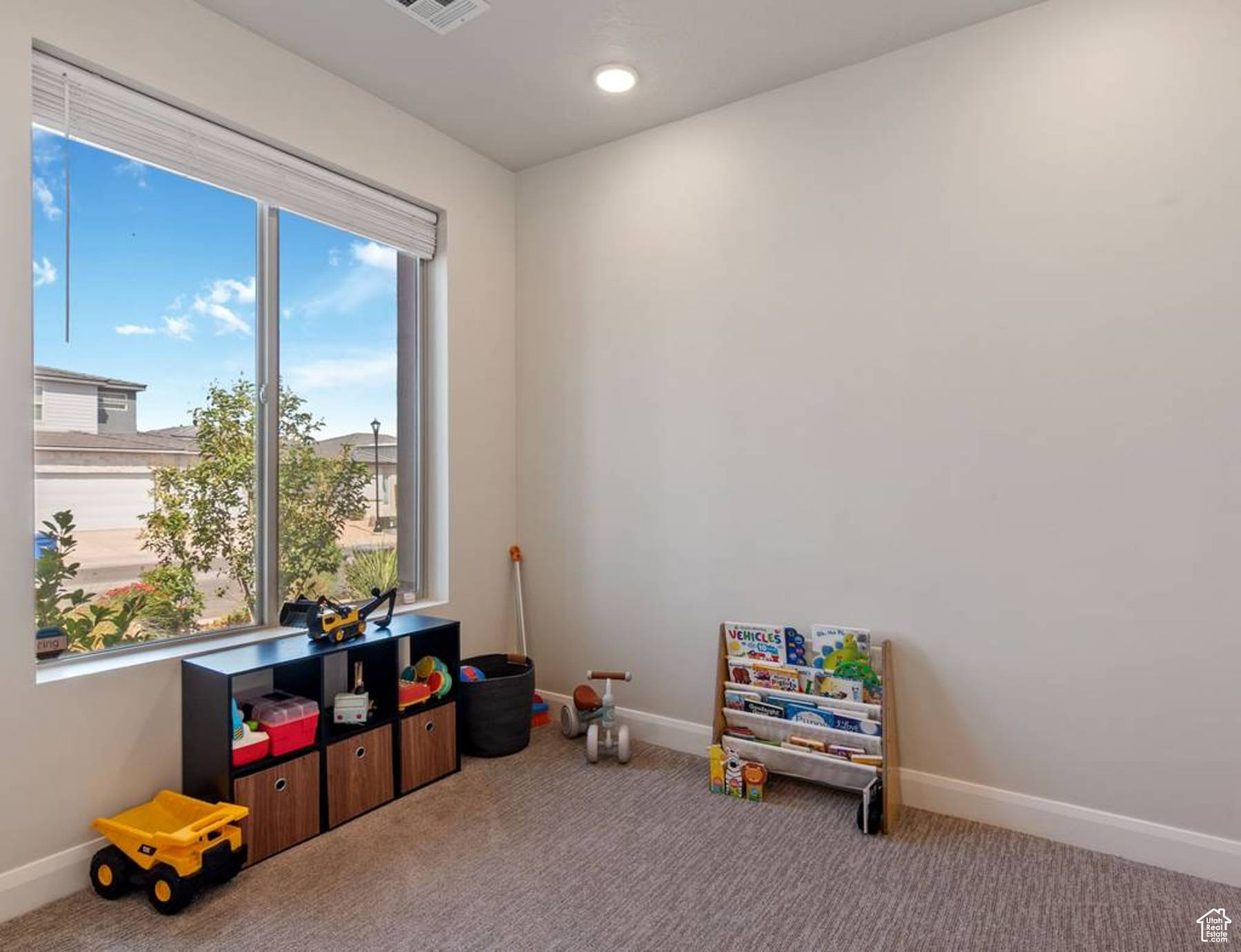 WARNER GATEWAY - Residential