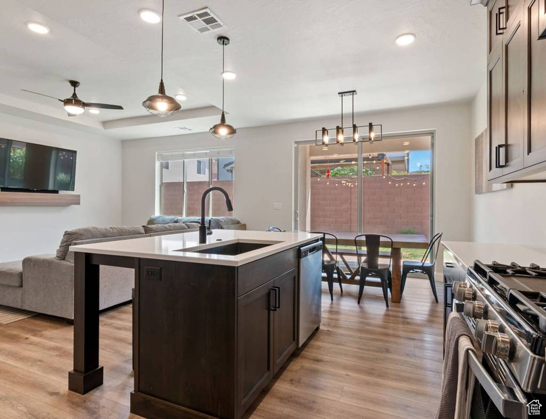 WARNER GATEWAY - Residential