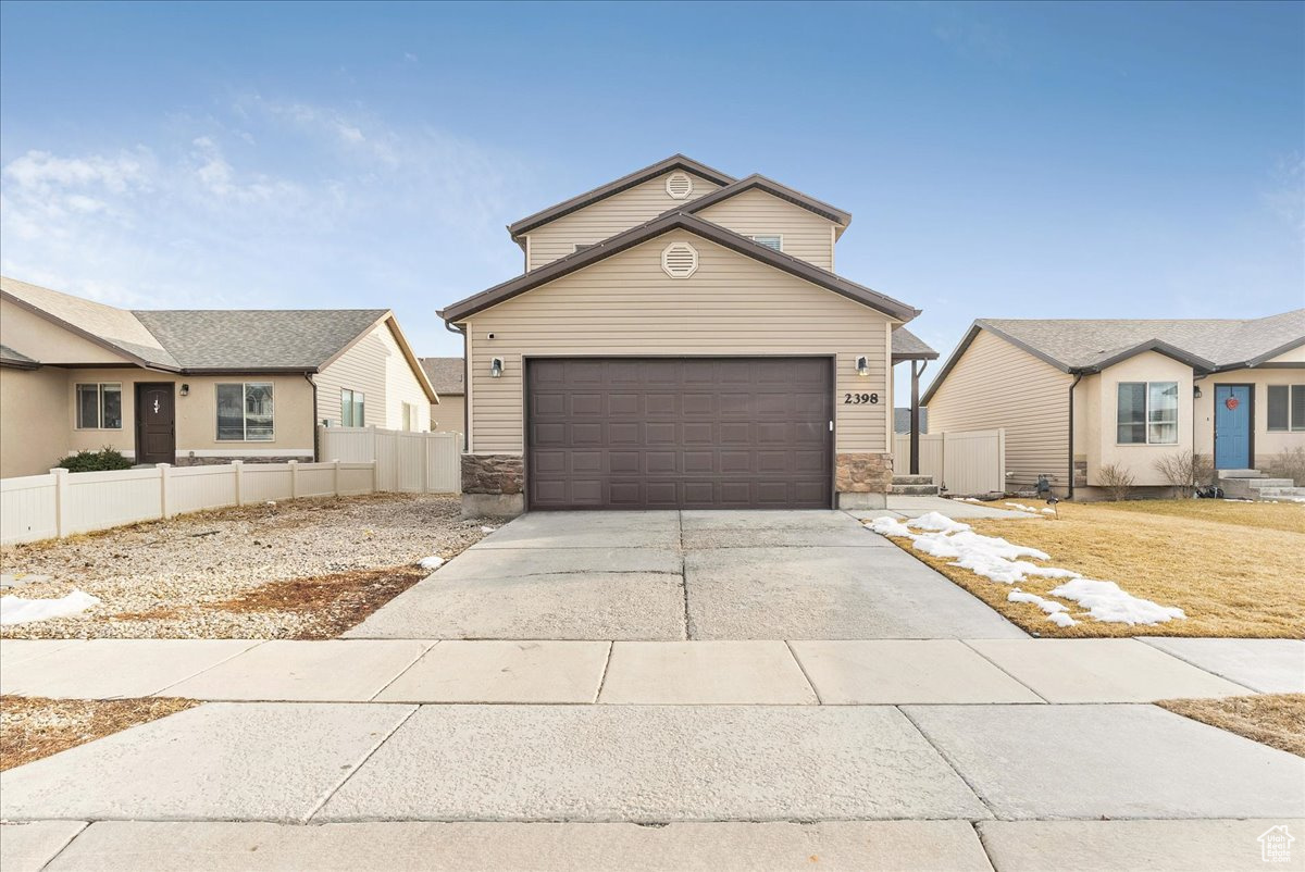 2398 E Ox Yoke Dr, Eagle Mountain, Utah image 2