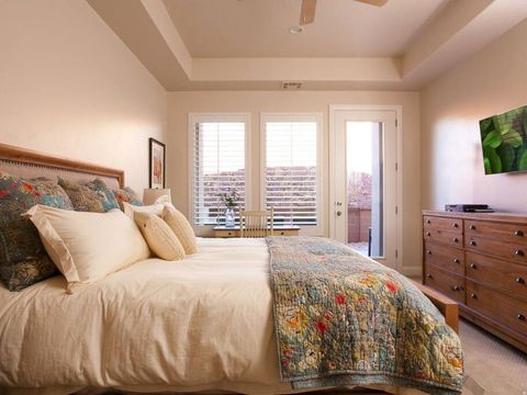 Tiny photo for 2063 N CORAL RIDGE DR, Washington, UT 84780 (MLS # 2135205)