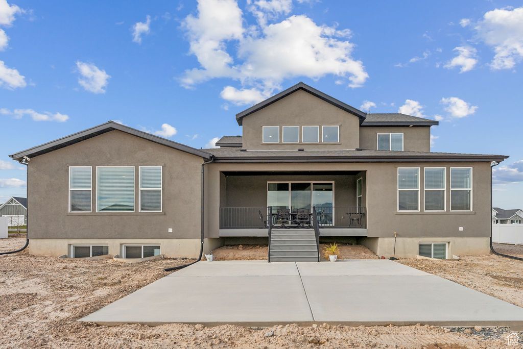Photo of 2118 N SNOWY CRANE DR, Clinton, UT 84015 (MLS # 2052192)