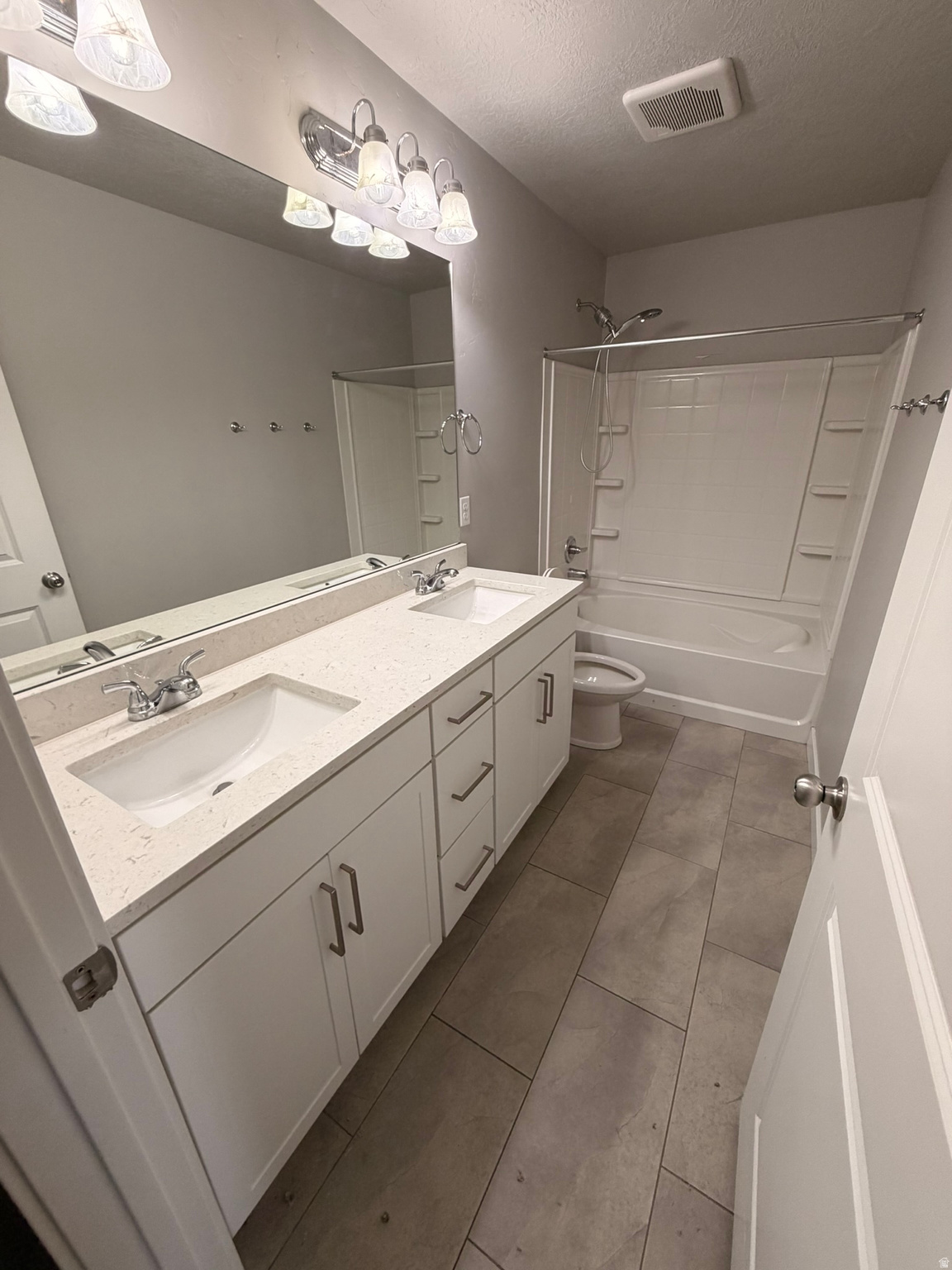 THE VIEWS AT EAGLEWOOD VILLAGE PUD - Residential