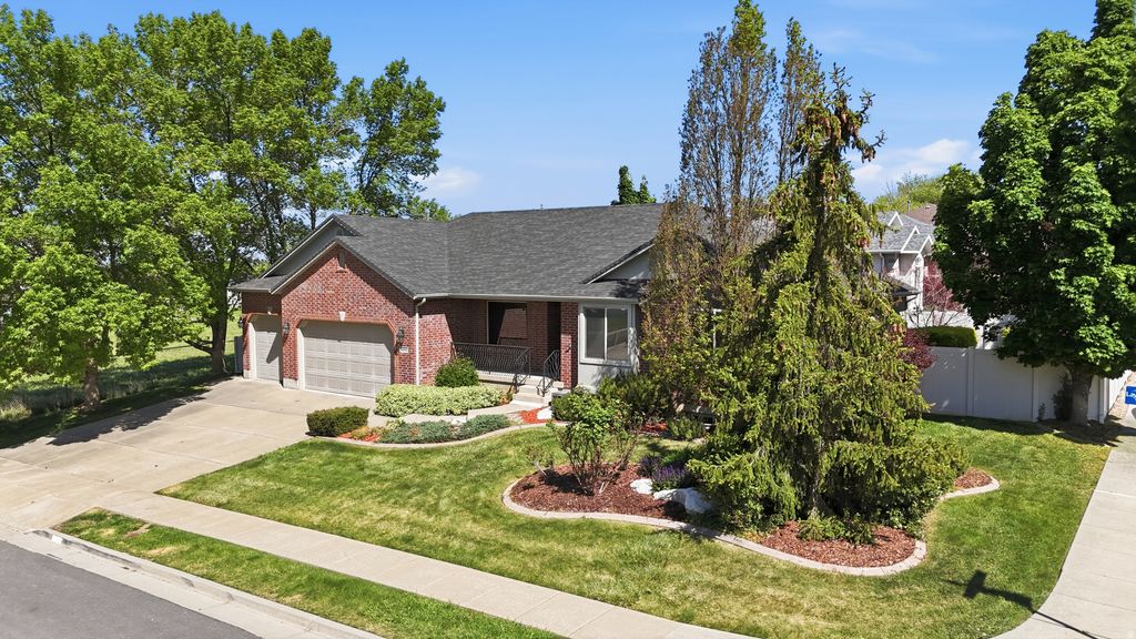 Photo of 1665 E 1300 N, Layton, UT 84040 (MLS # 2155787)