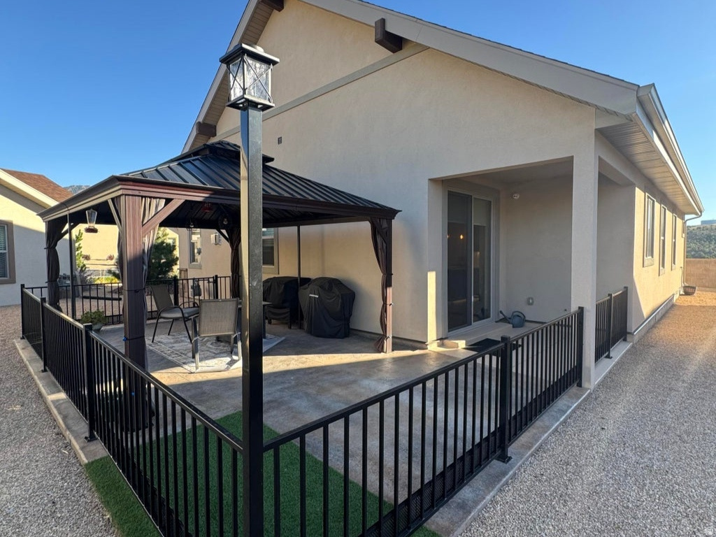 CRESTLINE - Residential