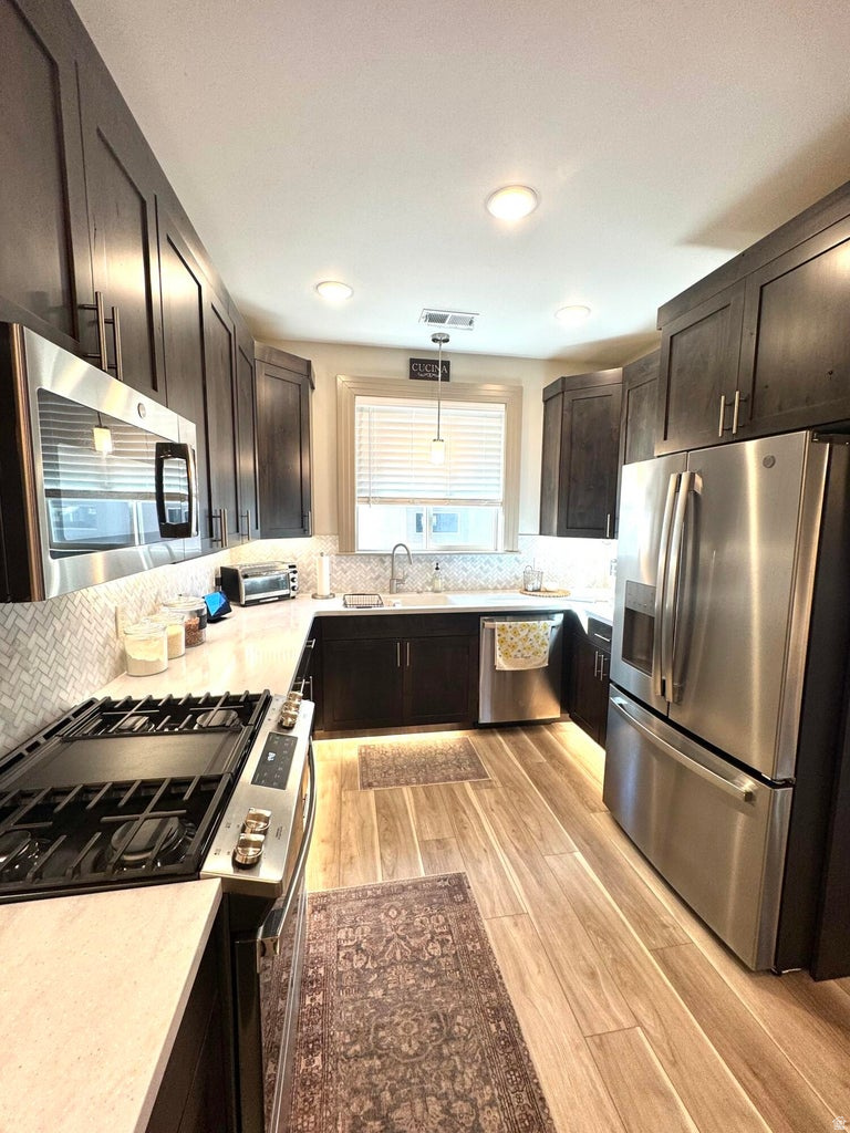 CRESTLINE - Residential