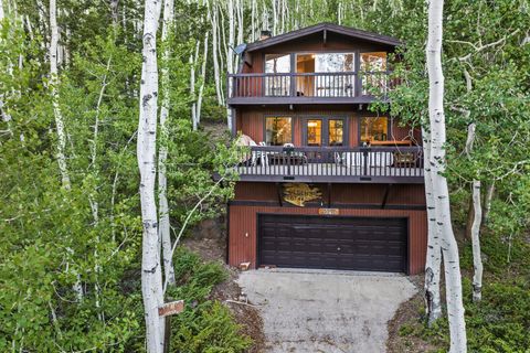 Photo of 114 S JUNIPER DR, Richfield, UT 84701 (MLS # 2158933)