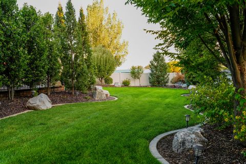 Tiny photo for 298 S 1150 W, Farmington, UT 84025 (MLS # 2128596)