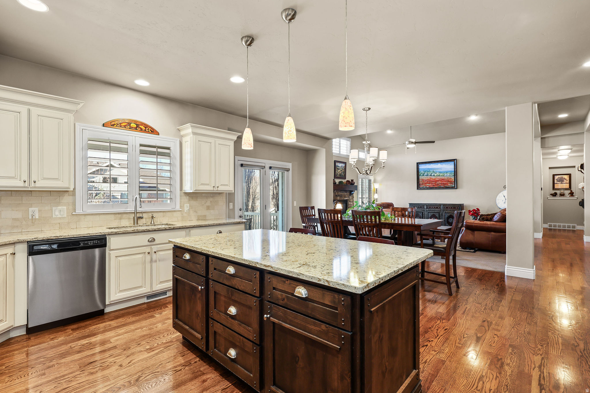 CHESTNUT FARMS - Residential