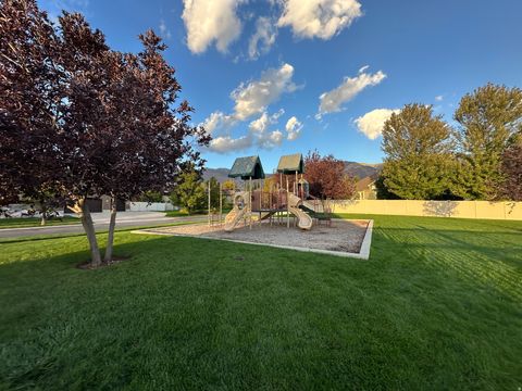 Tiny photo for 298 S 1150 W, Farmington, UT 84025 (MLS # 2128596)