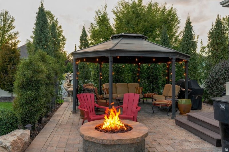 CHESTNUT FARMS - Residential