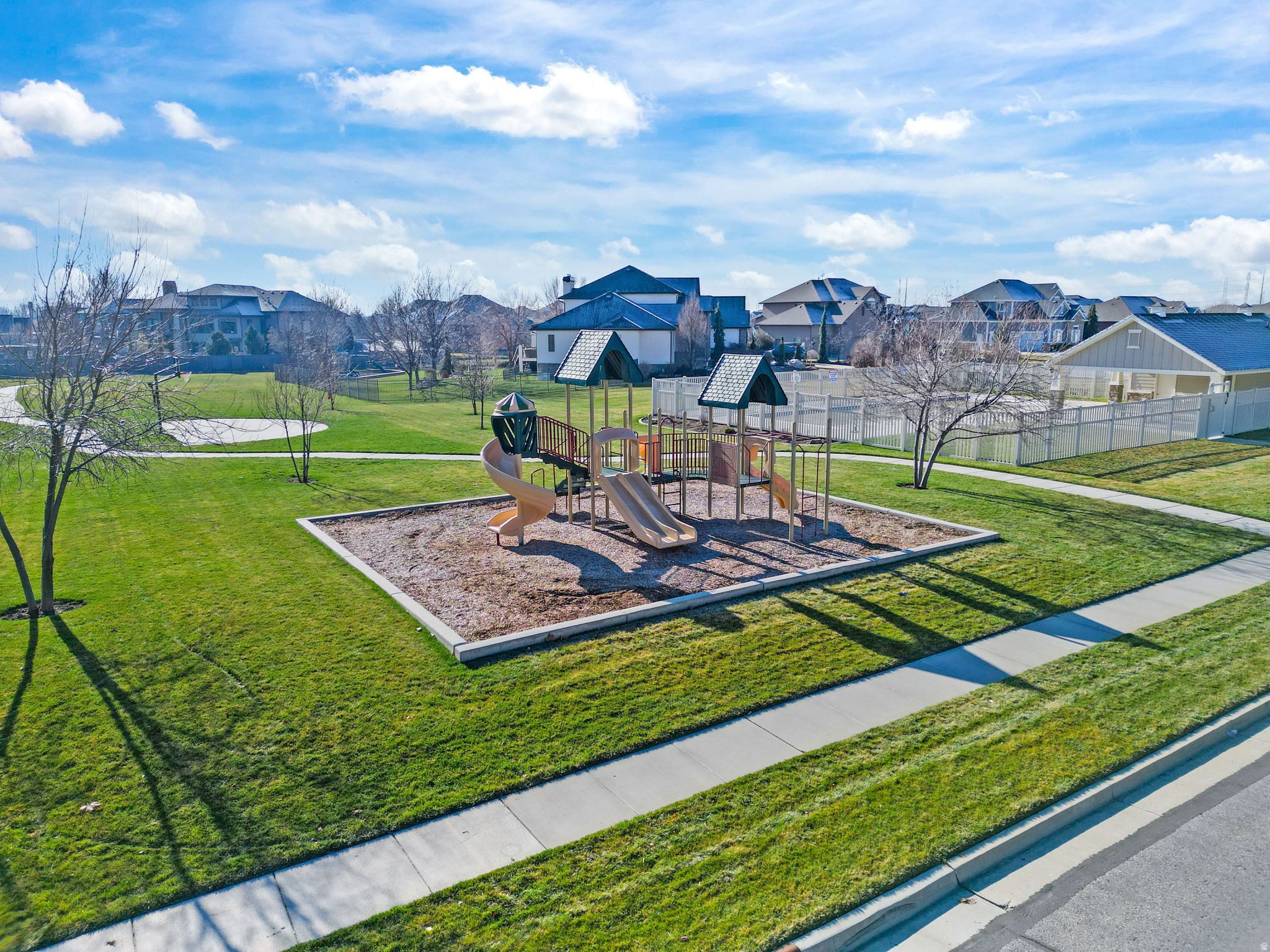 CHESTNUT FARMS - Residential