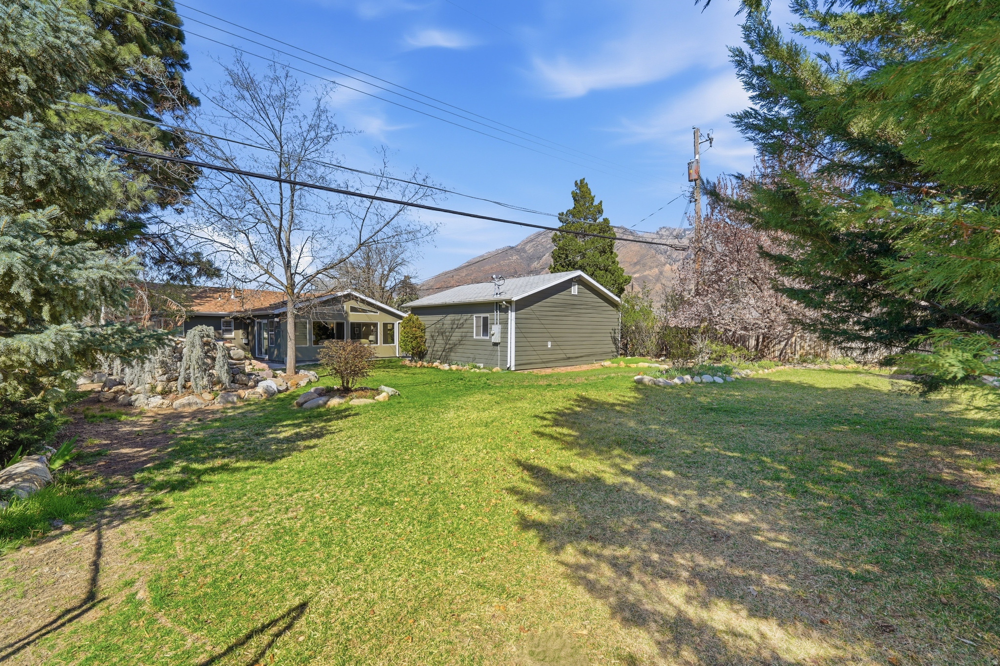 COUNTRY MANOR SUB - Residential