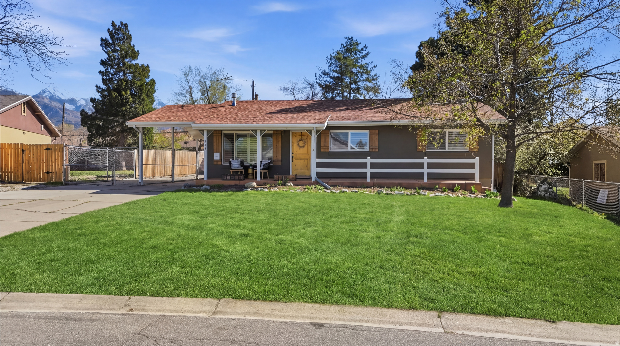 COUNTRY MANOR SUB - Residential