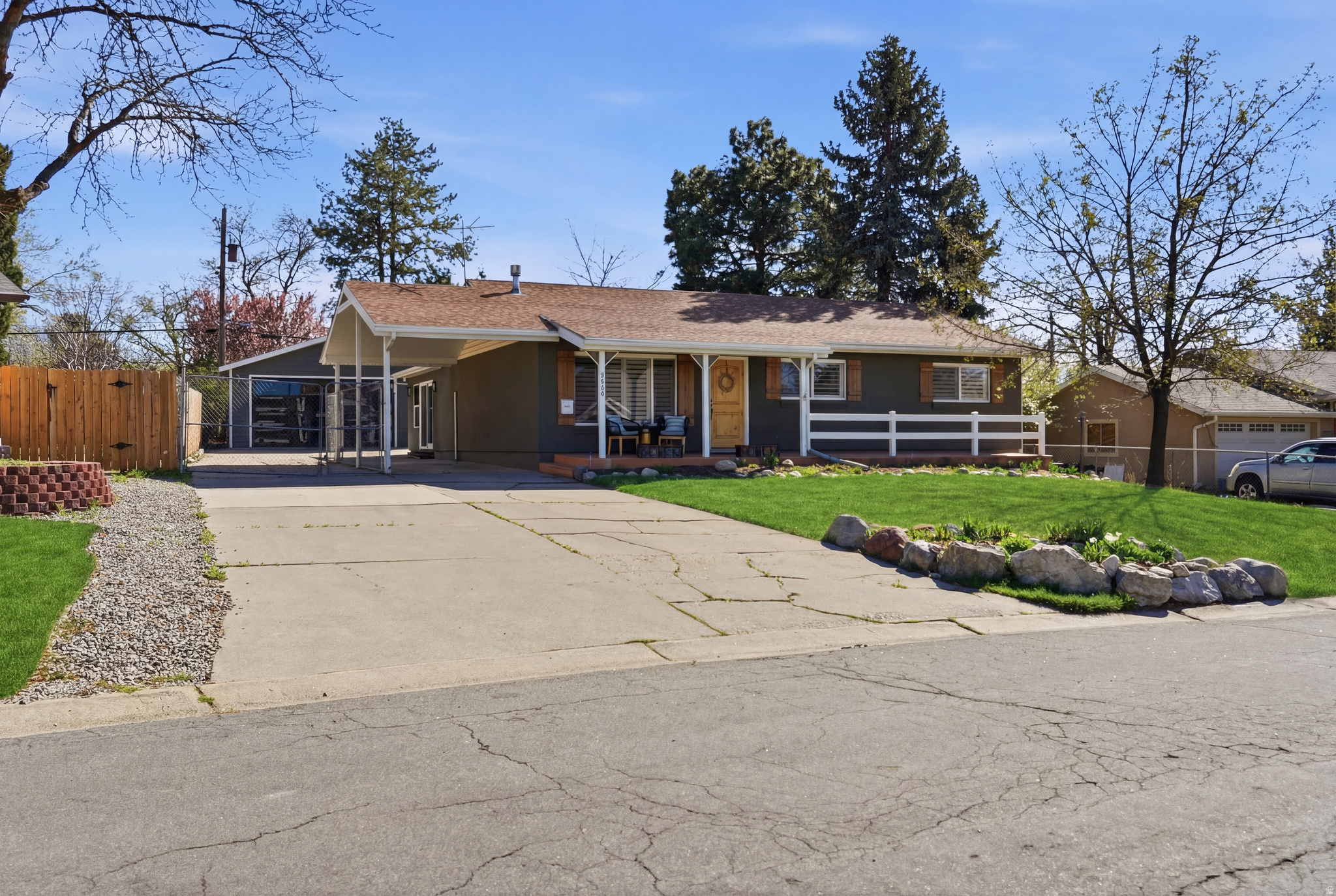 COUNTRY MANOR SUB - Residential