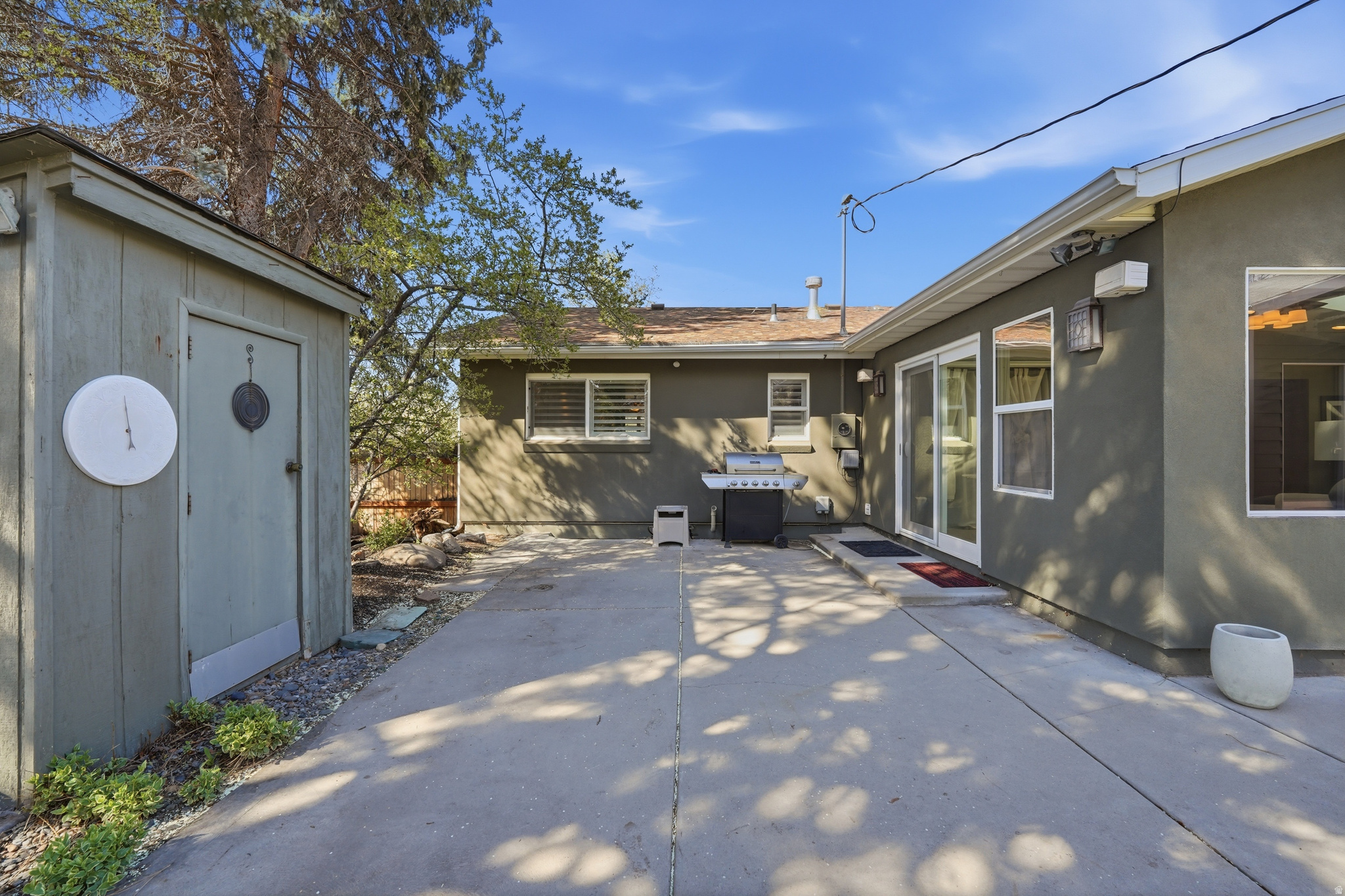 COUNTRY MANOR SUB - Residential