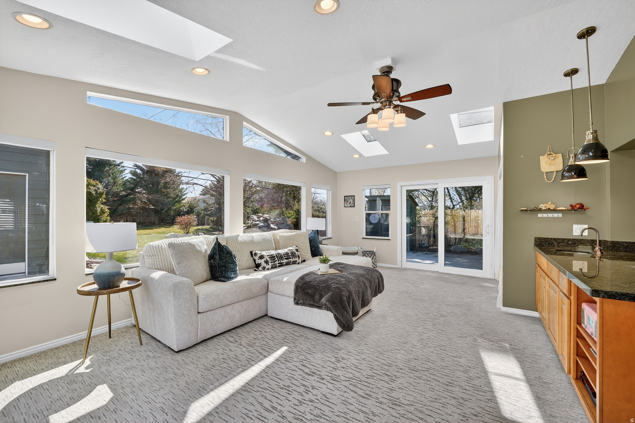 COUNTRY MANOR SUB - Residential