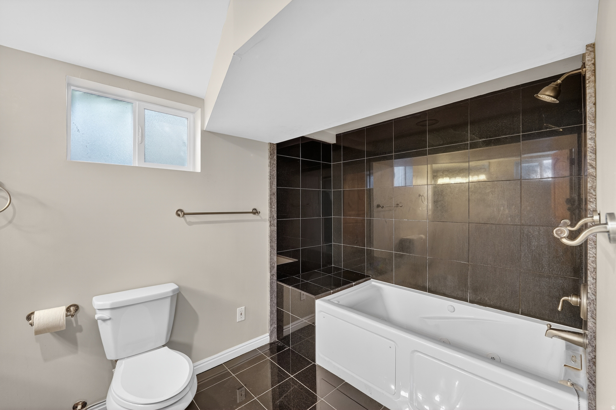 COUNTRY MANOR SUB - Residential