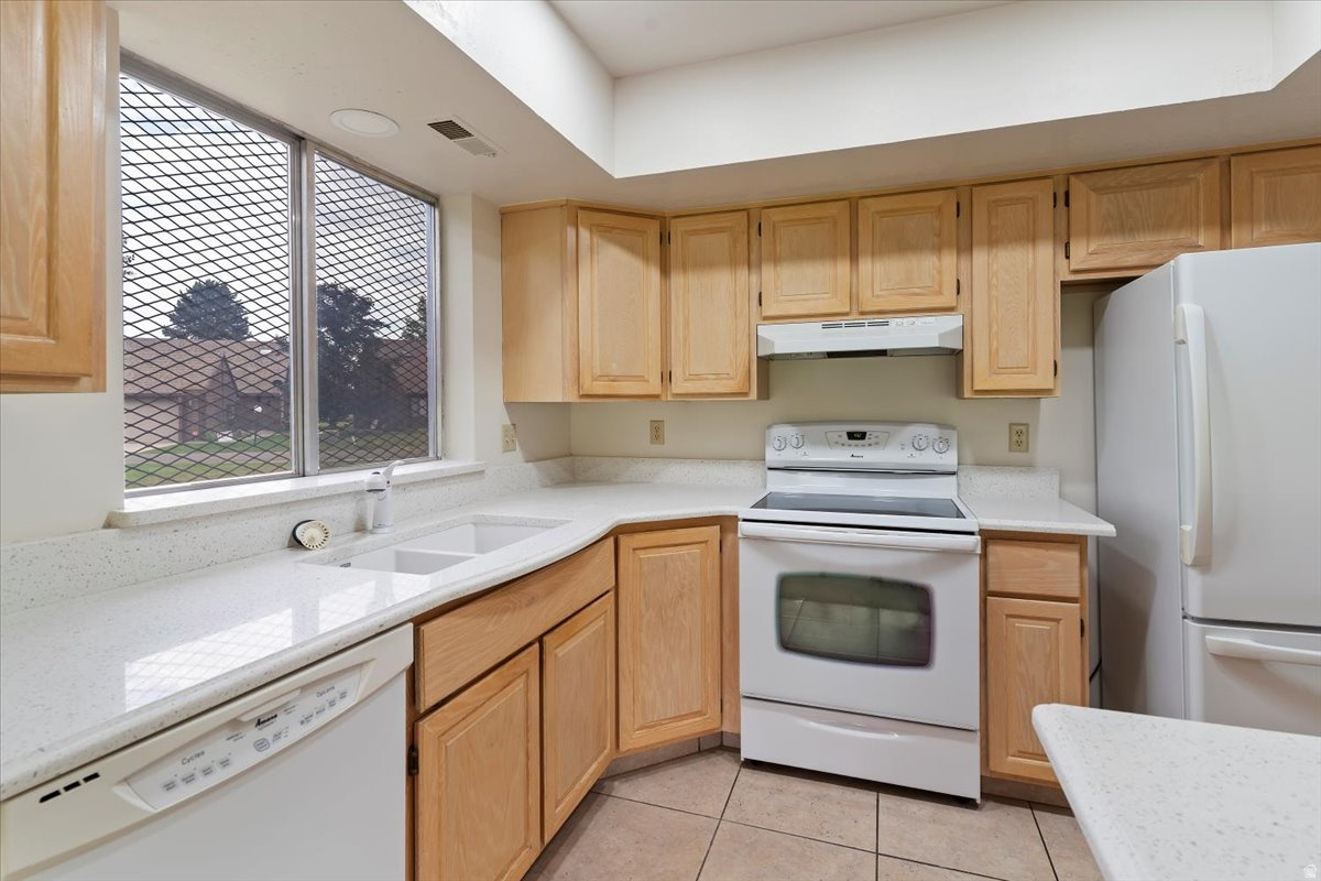 WHITE BARN - Residential Income