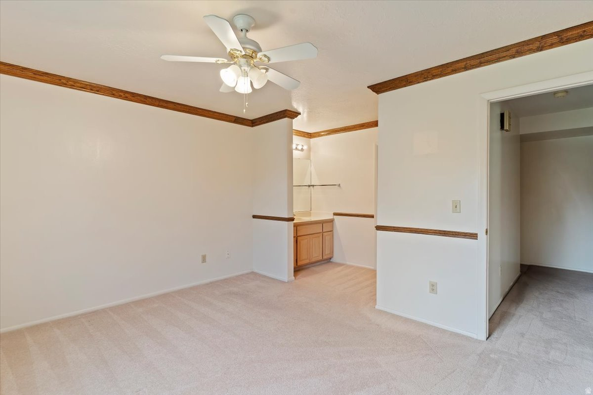 WHITE BARN - Residential Income