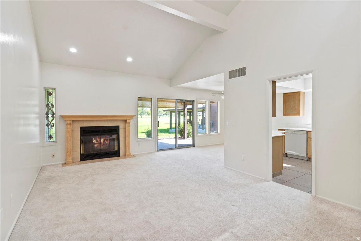 WHITE BARN - Residential Income