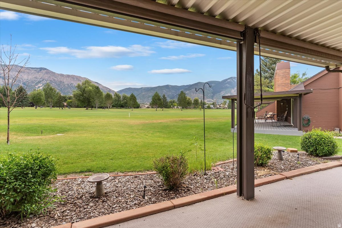 WHITE BARN - Residential Income