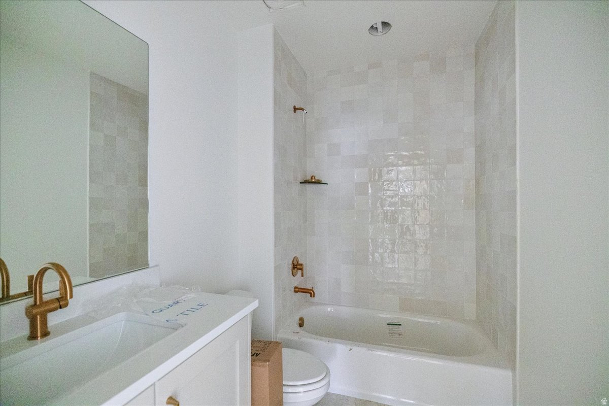 BEACON POINTE - Residential