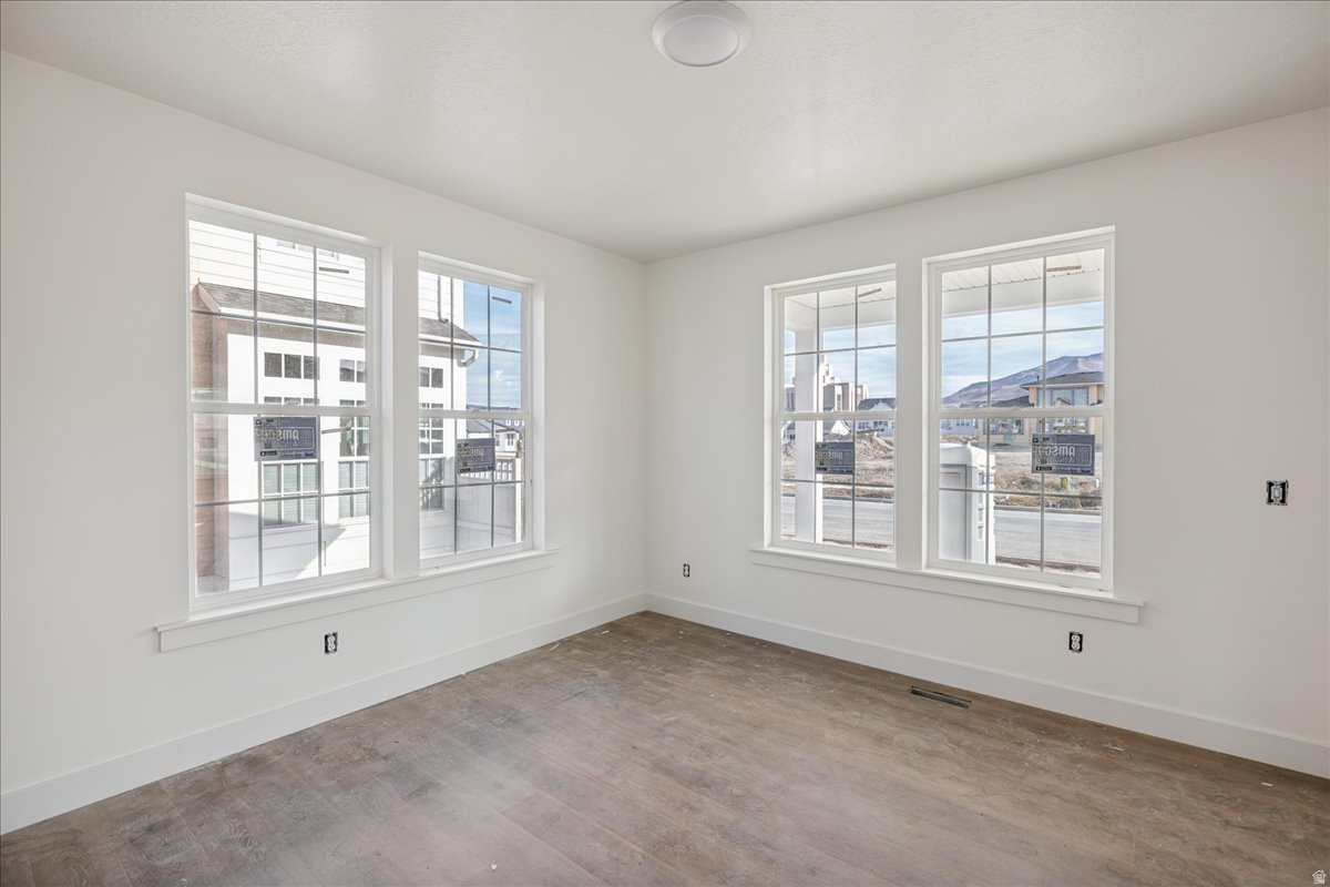 BEACON POINTE - Residential