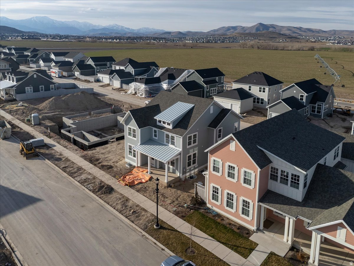 BEACON POINTE - Residential