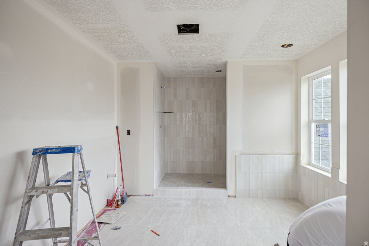 BEACON POINTE - Residential