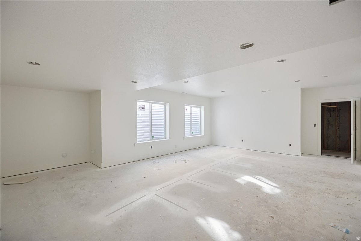 BEACON POINTE - Residential