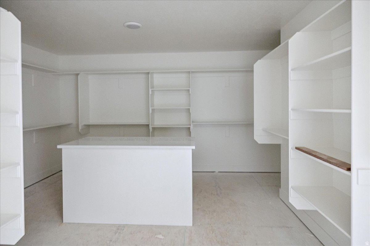 BEACON POINTE - Residential