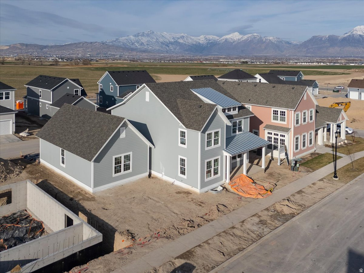 BEACON POINTE - Residential