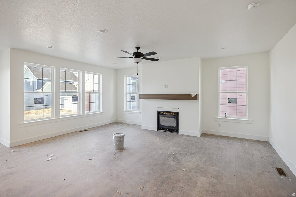 BEACON POINTE - Residential