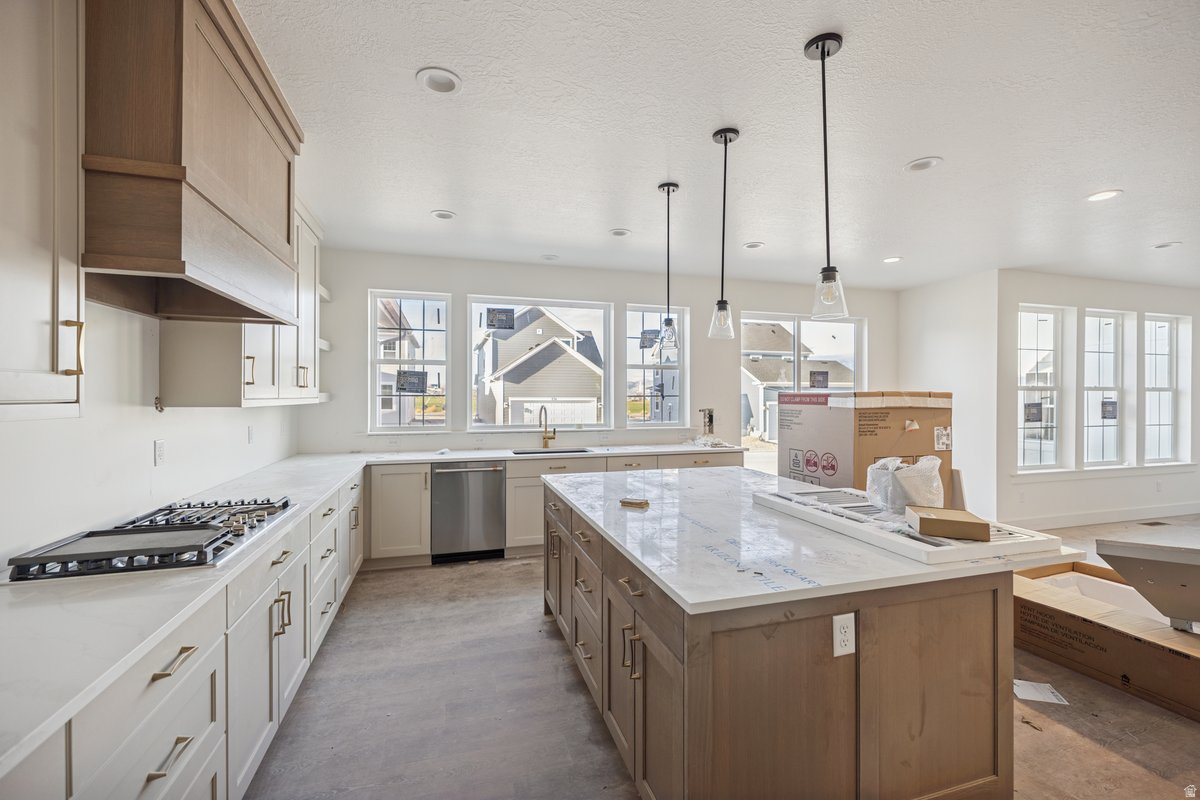 BEACON POINTE - Residential