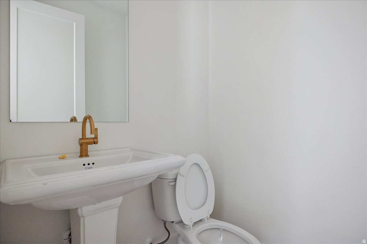 BEACON POINTE - Residential