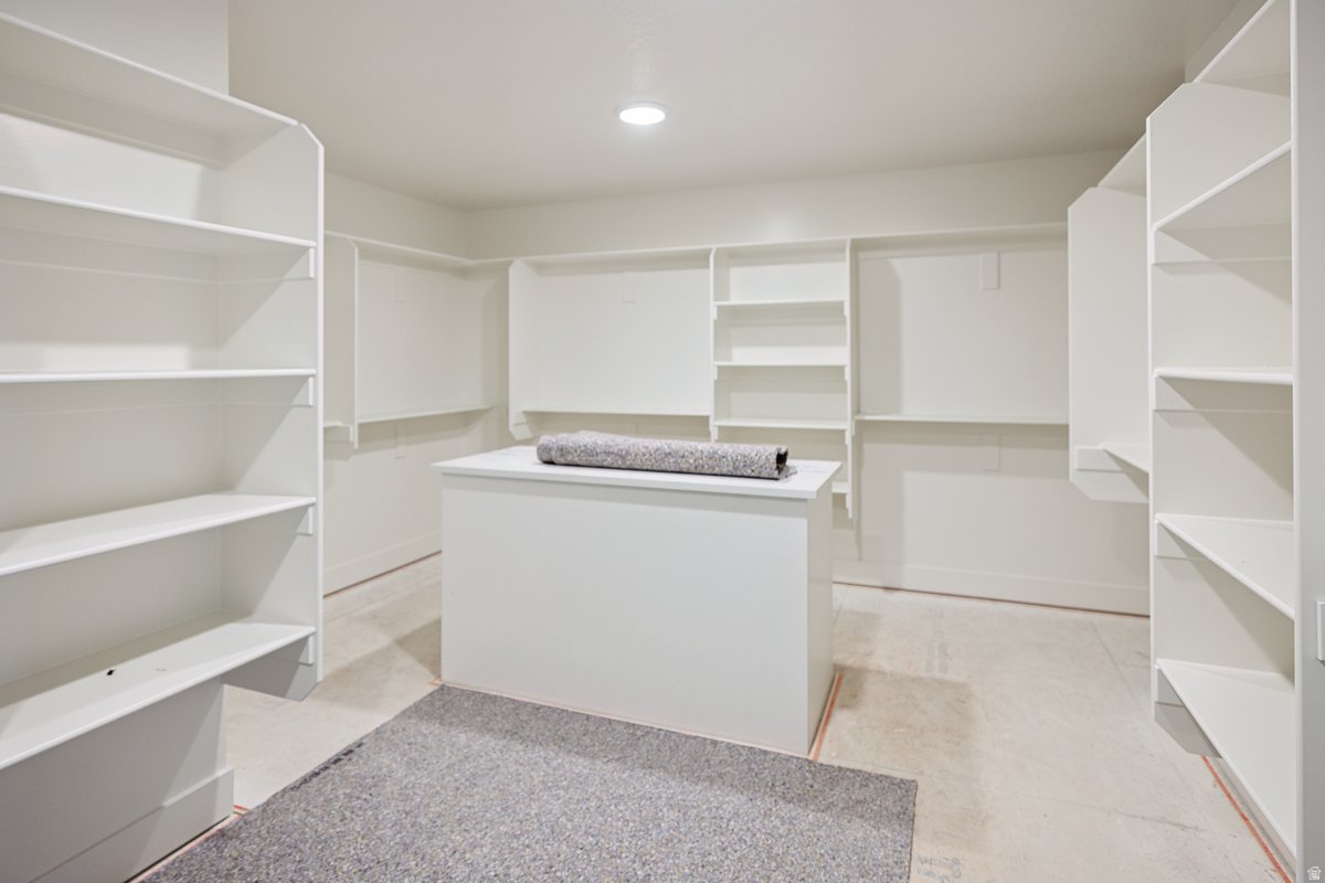 BEACON POINTE - Residential