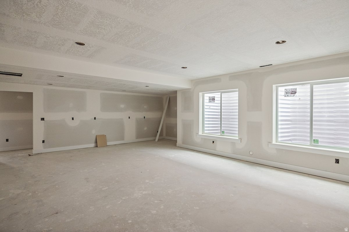 BEACON POINTE - Residential