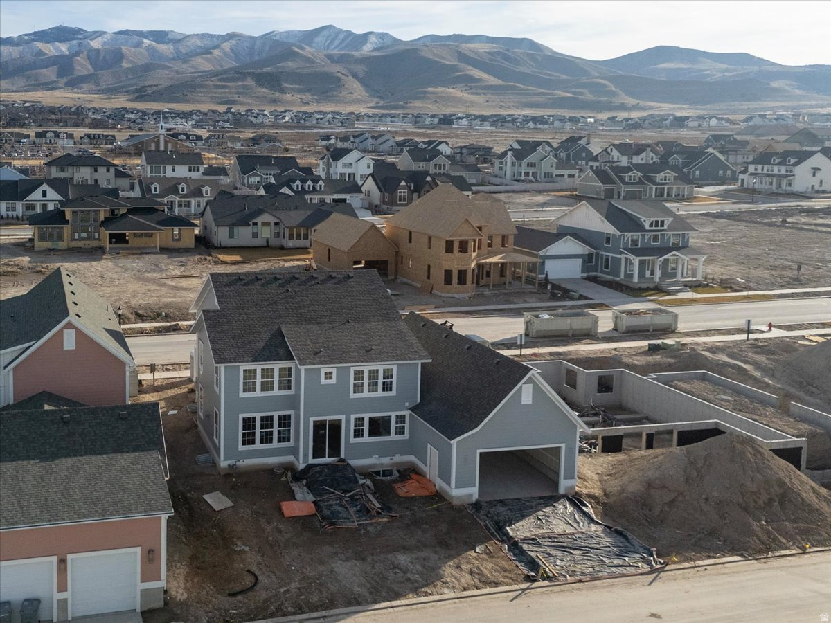 BEACON POINTE - Residential